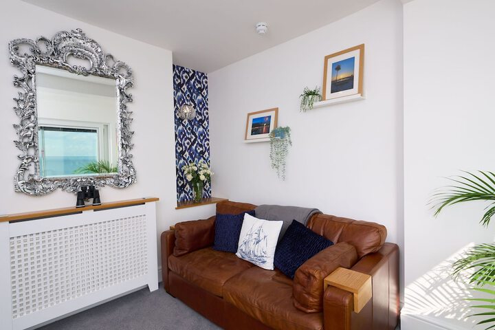 Room 10 of 65