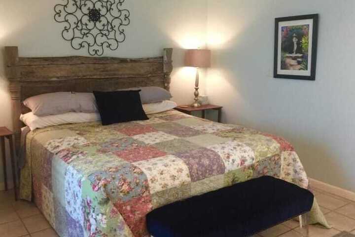Room 10 of 29