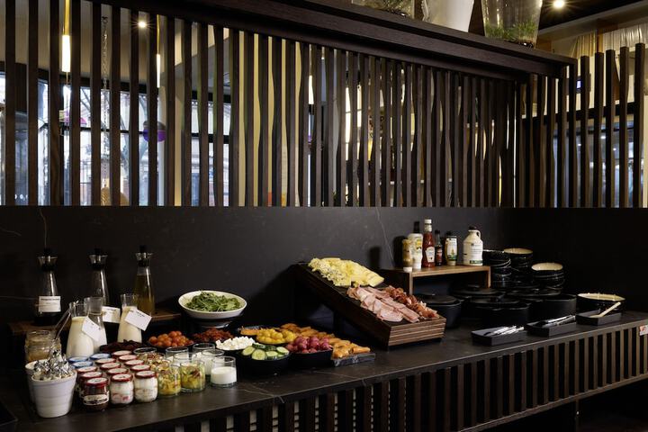 Dining 92 of 126