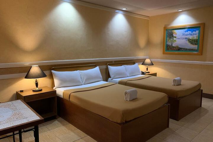Room 17 of 37