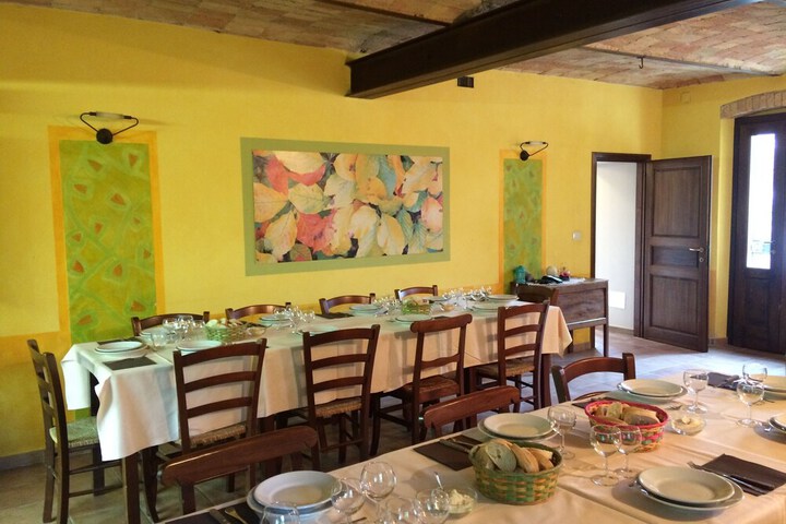 Dining 33 of 65