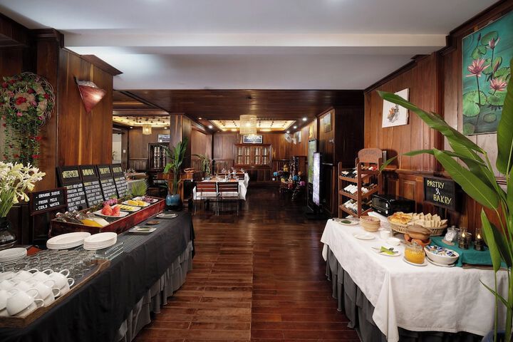 Dining 66 of 84