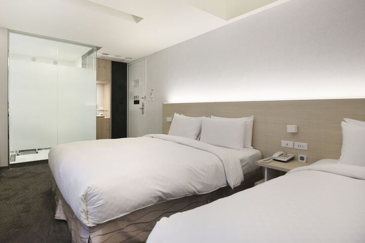 Room 20 of 145