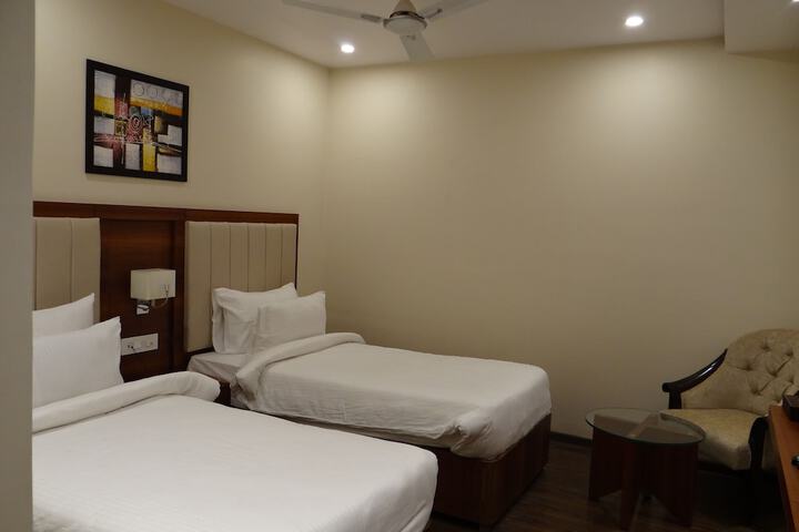 Room 4 of 30