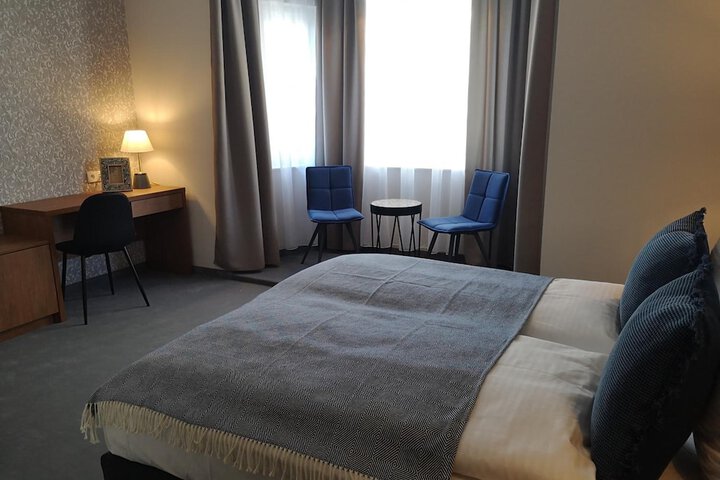 Room 17 of 48