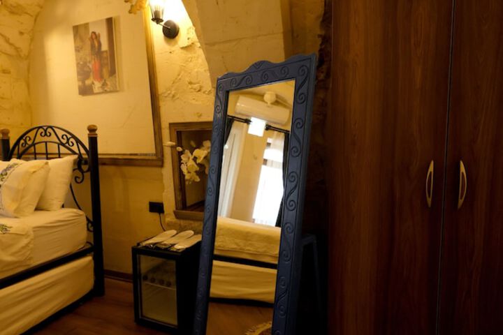 Room 37 of 121