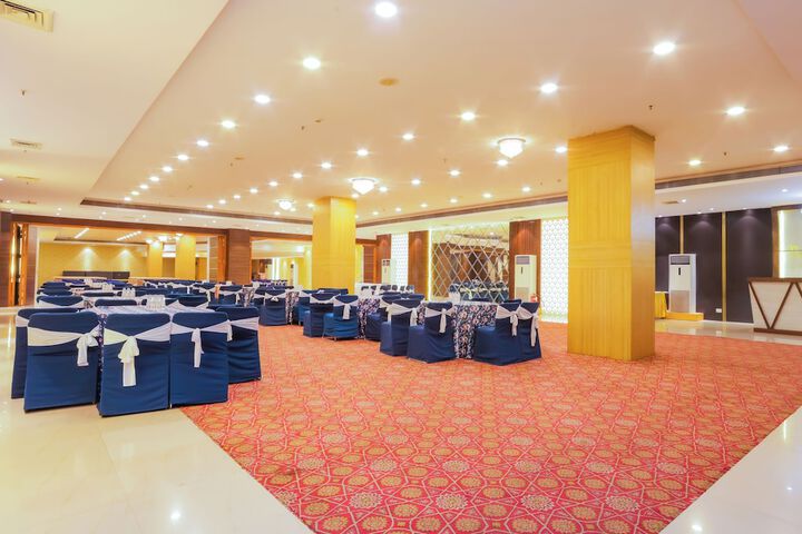 Ballroom/Hall 69 of 80