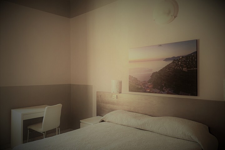 Room 11 of 35