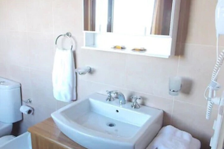 Room 15 of 29
