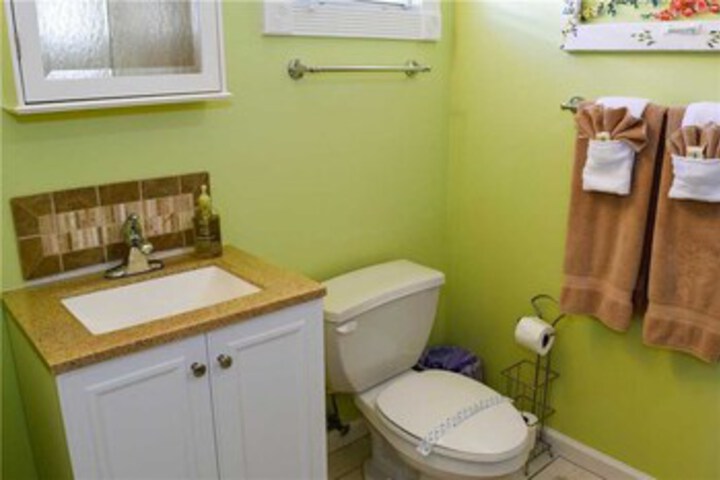 Room 6 of 24