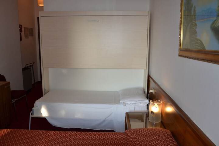 Room 20 of 53