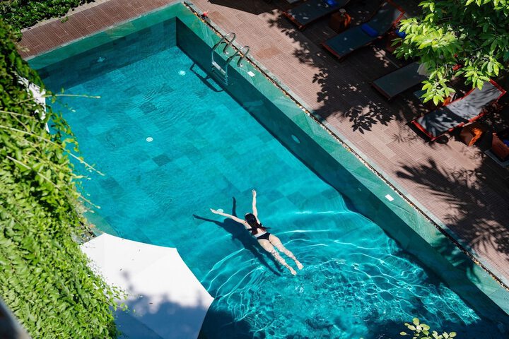 Pool 44 of 87