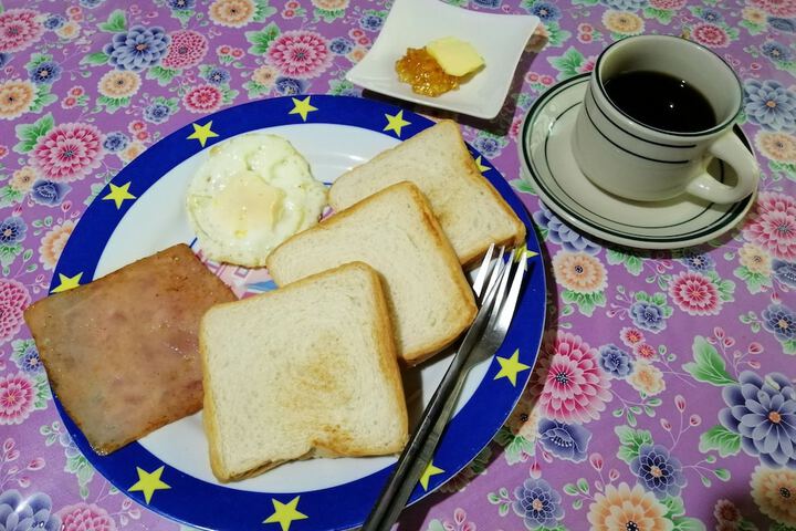 Breakfast/Coffee Service 68 of 102