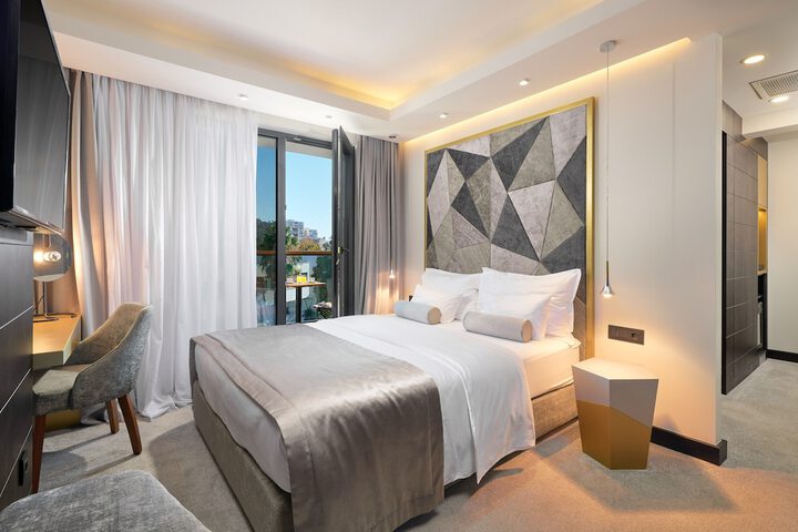 Room 10 of 56