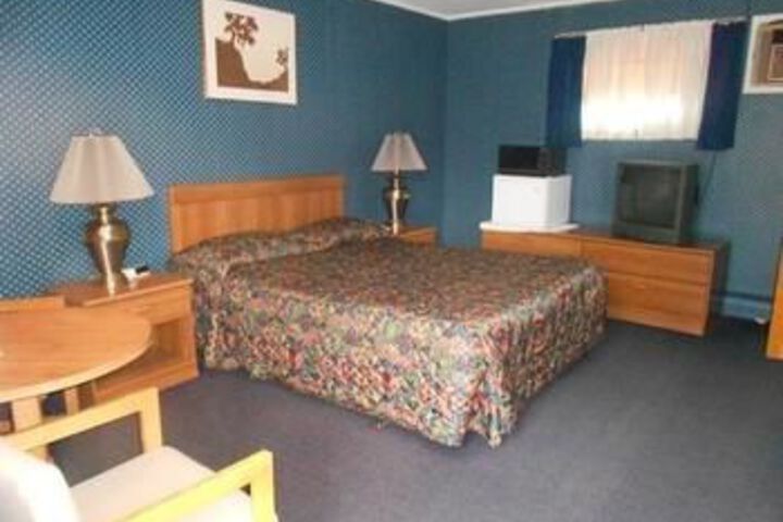 Room 12 of 17