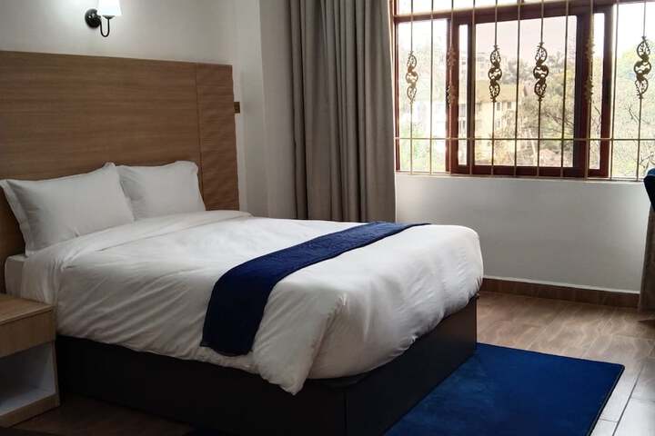 Room 5 of 20