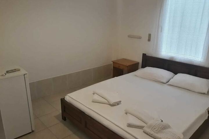 Room 2 of 11