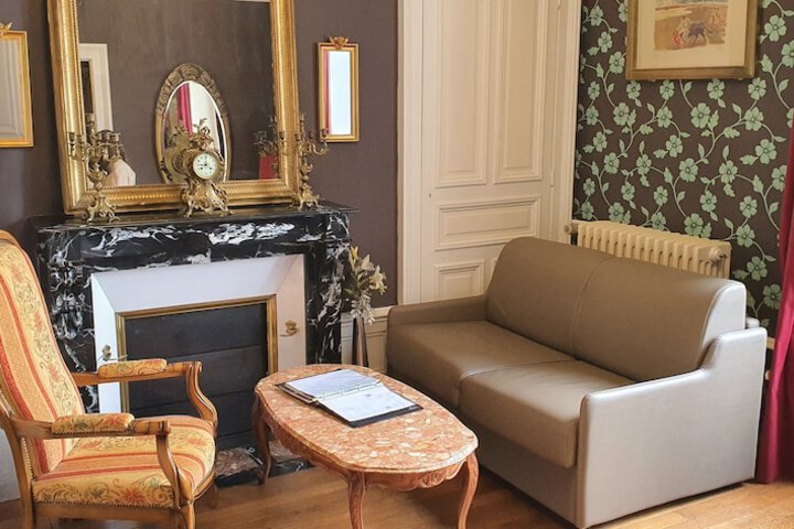 Room 45 of 193