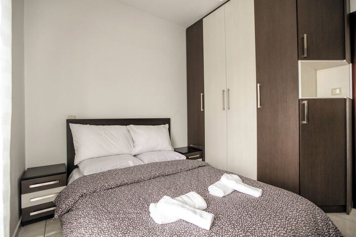 Room 2 of 22