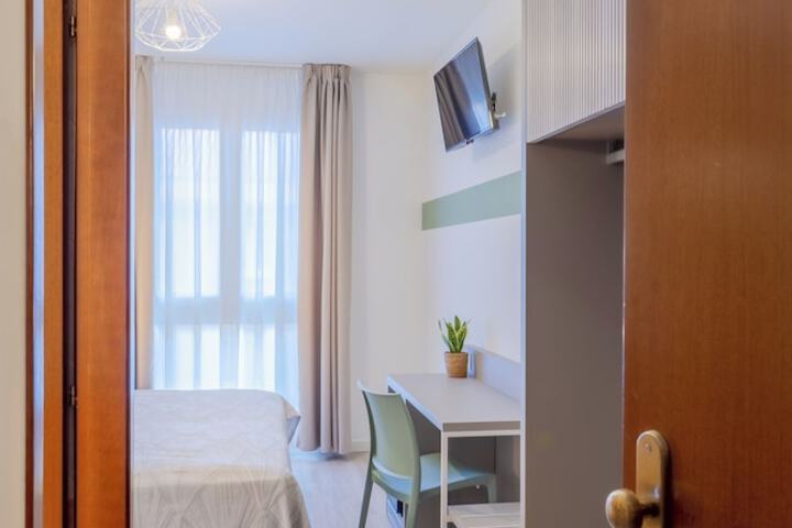 Room 42 of 61