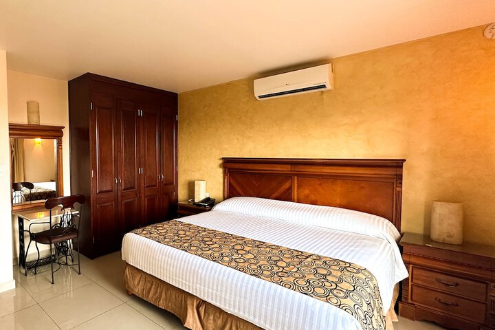 Room 10 of 23