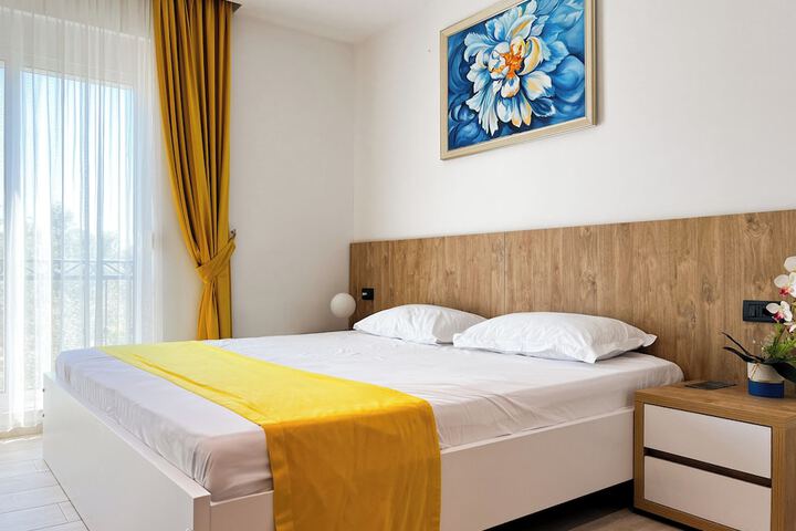 Room 12 of 70