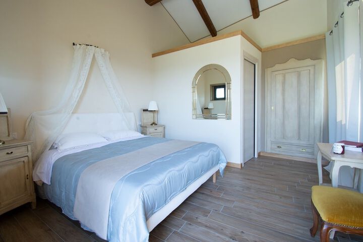 Room 12 of 42