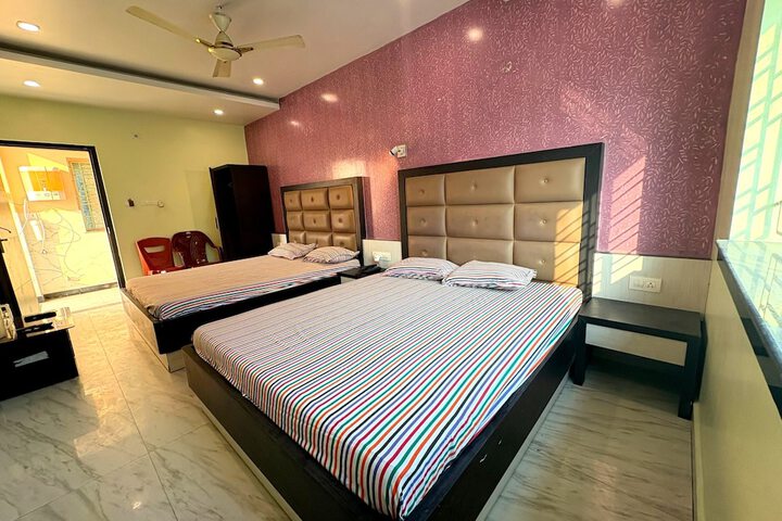Room 13 of 61