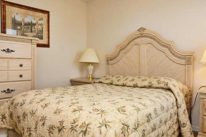 Room 4 of 16