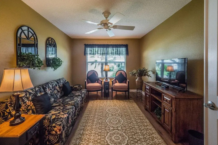 Room 11 of 21