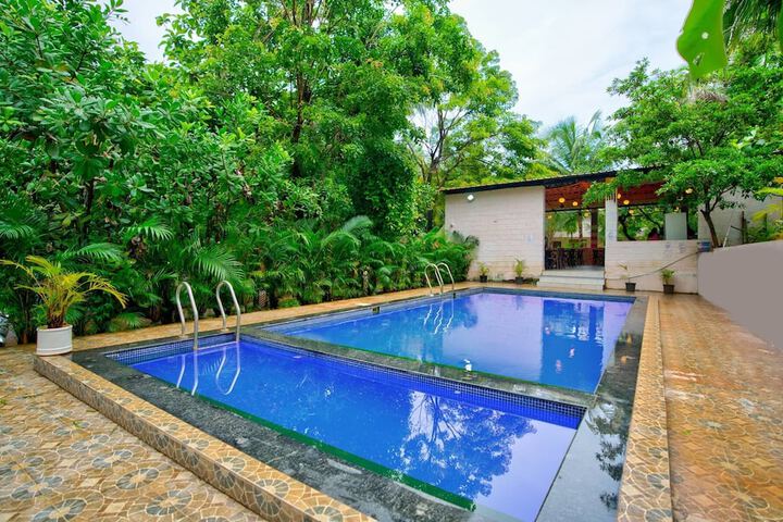 Pool 12 of 30