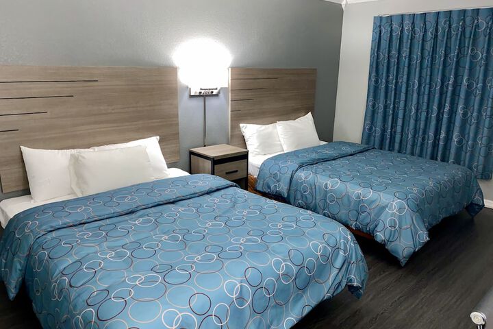 Room 17 of 35
