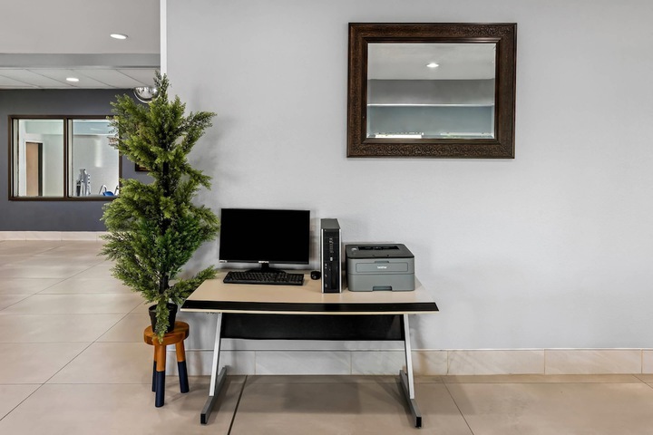 Business Center 94 of 106