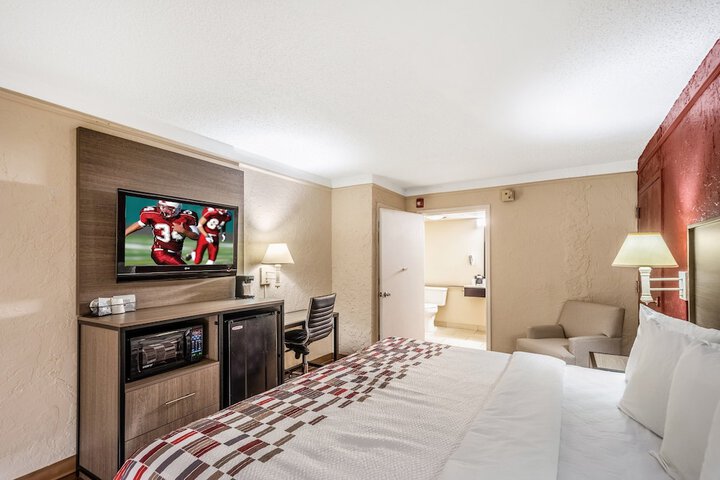 Room 16 of 35