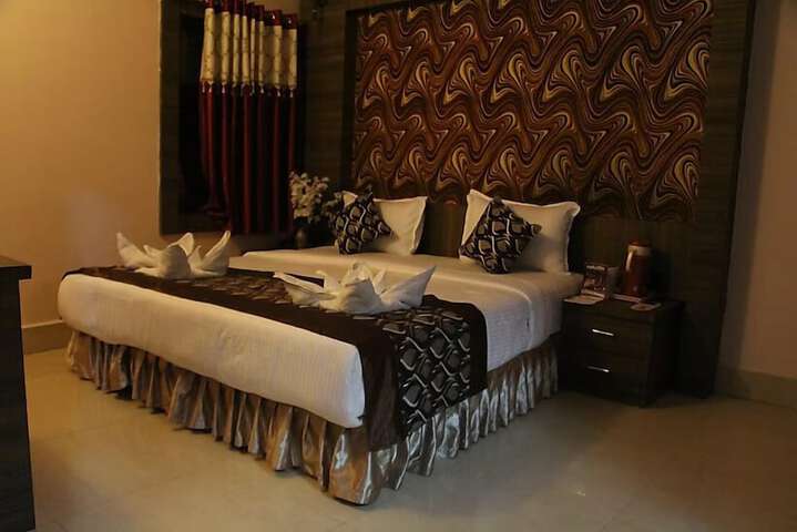 Room 7 of 15