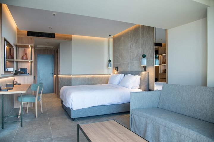 Room 74 of 332