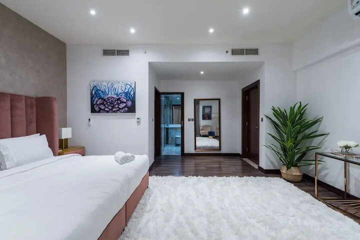 Room 5 of 23