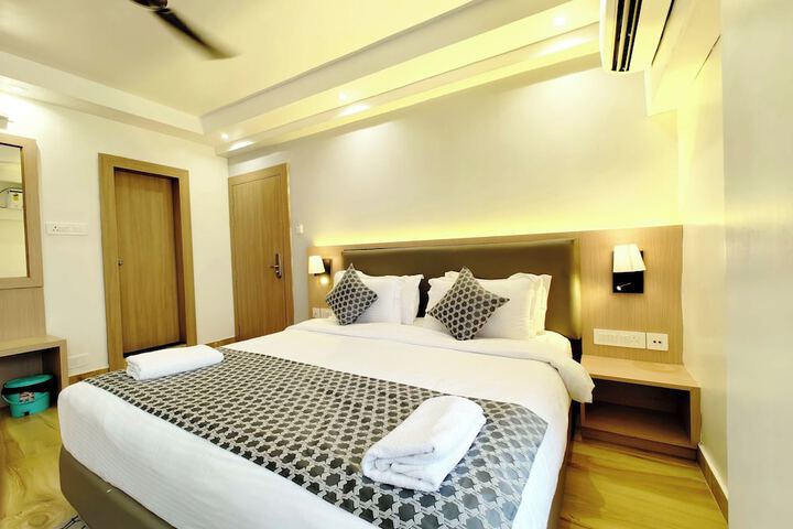 Room 9 of 29