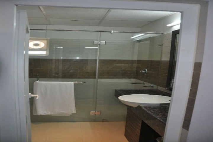 Room 16 of 23