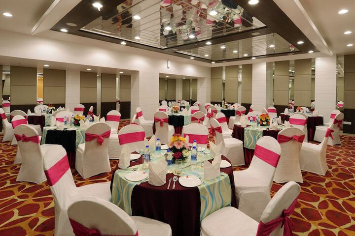 Ballroom/Hall 23 of 28