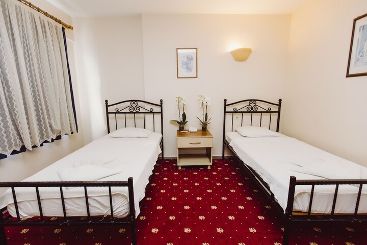 Room 4 of 21