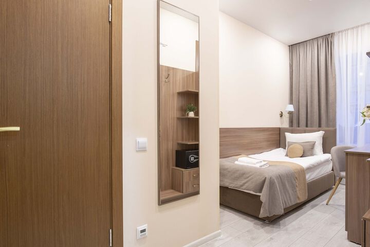 Room 10 of 61