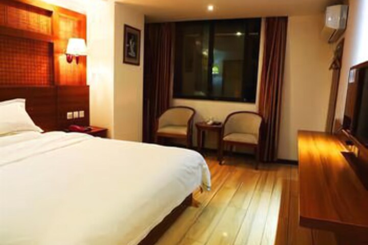 Room 2 of 8