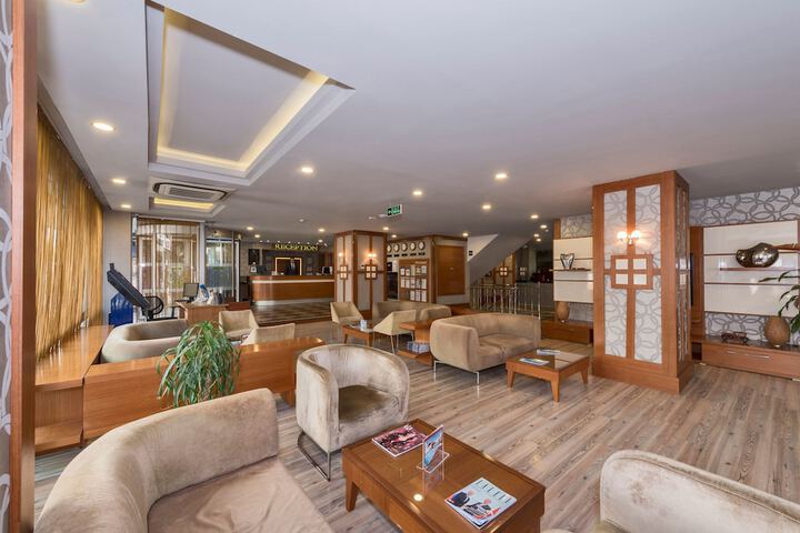 Guest Lobby