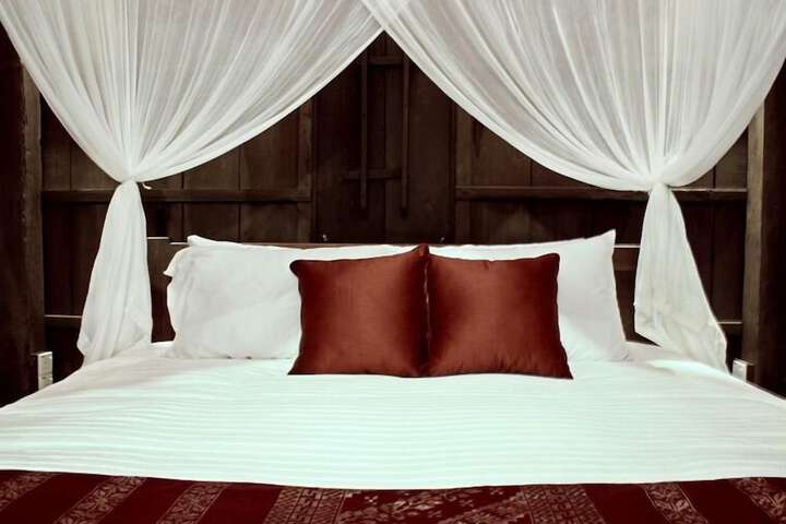 Room 16 of 48