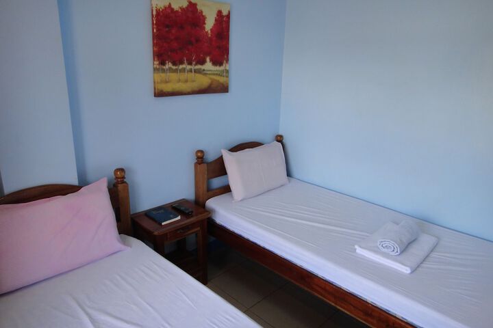 Room 6 of 40