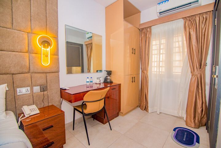 Room 46 of 78
