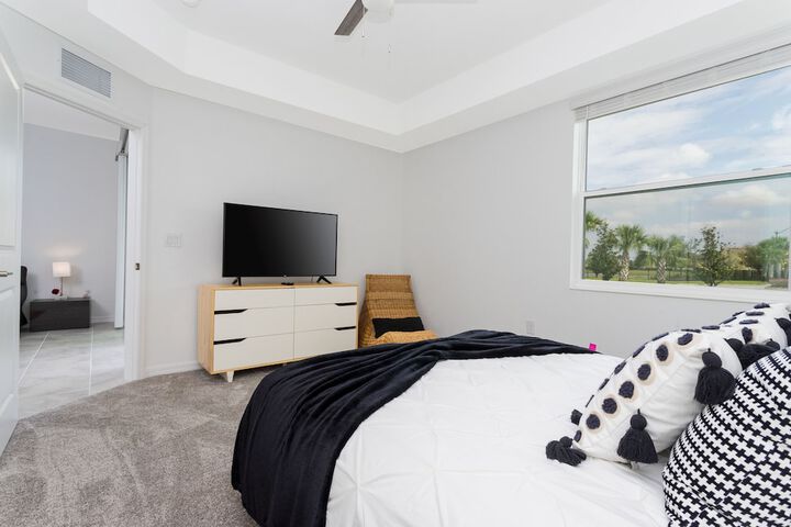 Room 3 of 89