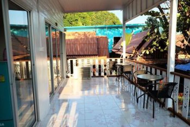 Terrace/Patio 2 of 32
