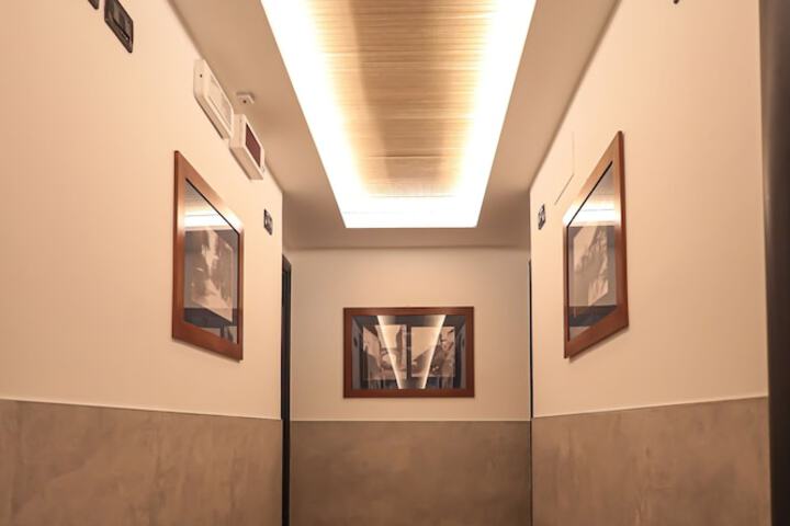 Ballroom/Hall 65 of 78